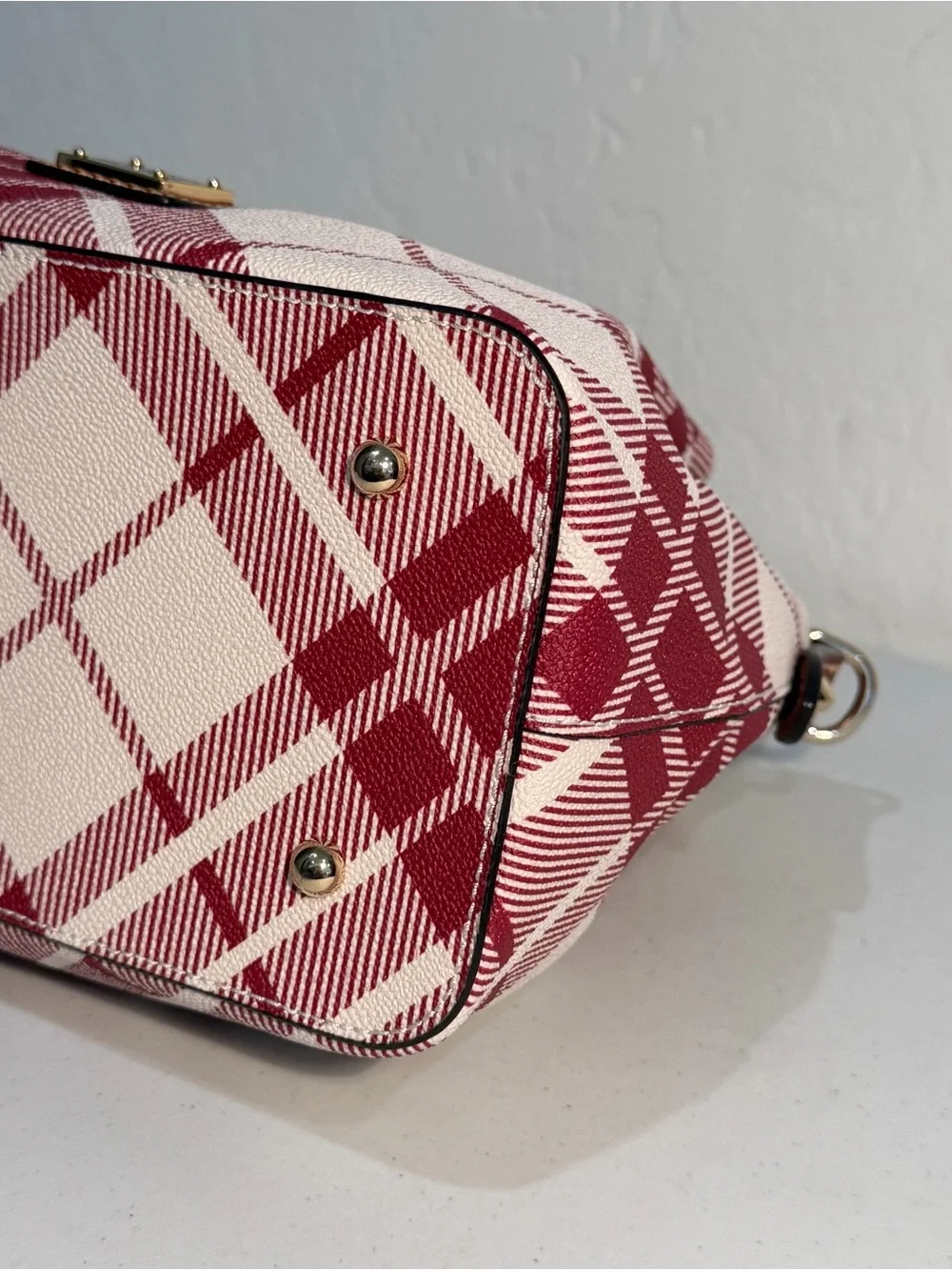Dooney & Bourke nwot never